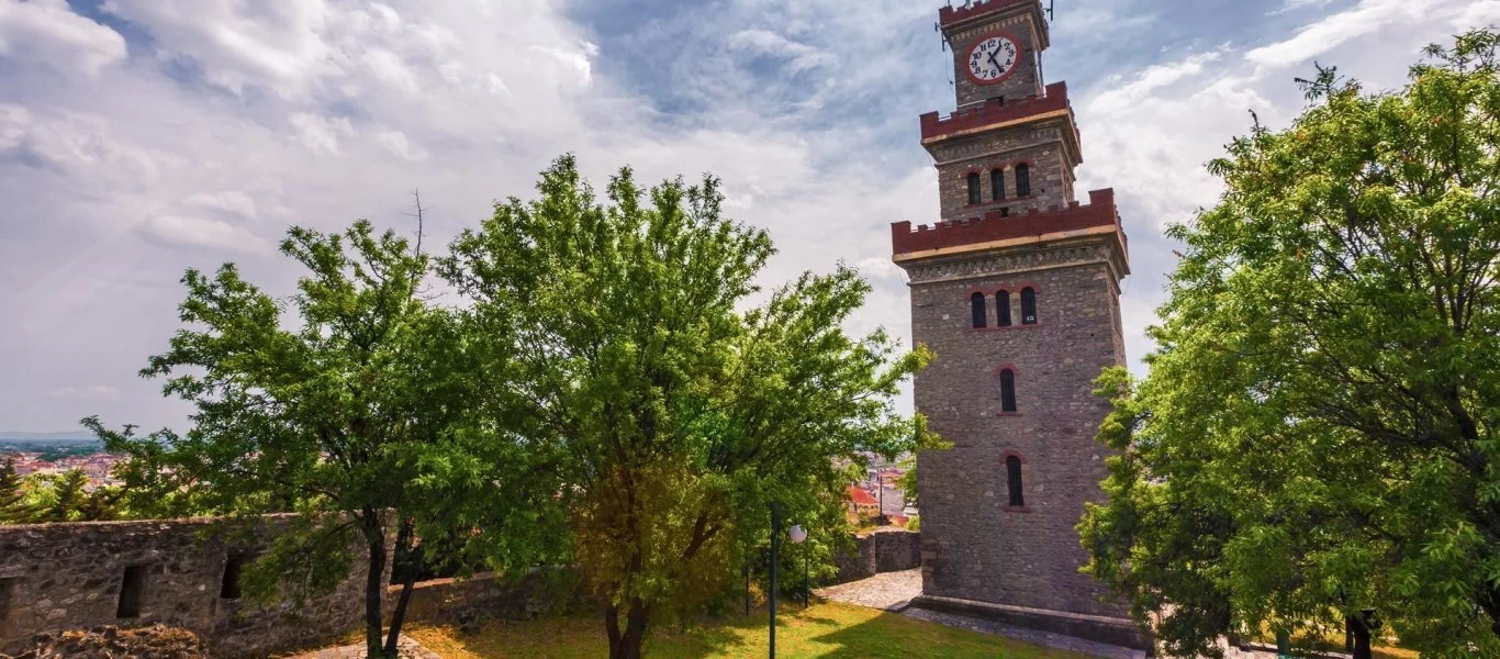 Τρίκαλα: Μπαίνουν σε καθεστώς ειδικών περιοριστικών μέτρων - Μάσκες και σε εξωτερικούς χώρους